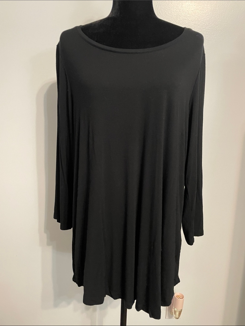 JM Collection Women’s Black Long-Sleeve Swing Top